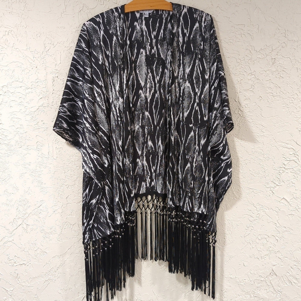 Jennifer Lopez Black & White Snake Print Shawl Kimono Fringe - Women's L/XL